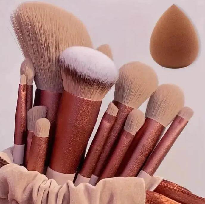 Complete brush makeup set featuring high-quality brushes for flawless application, ideal for blending, contouring, and enhancing your beauty routine.