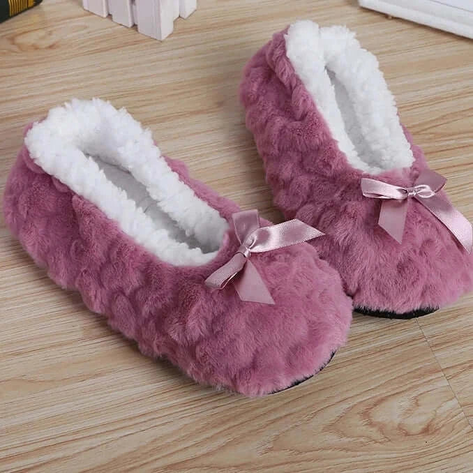 BESTELX Women's Warm Soft Plush Slides