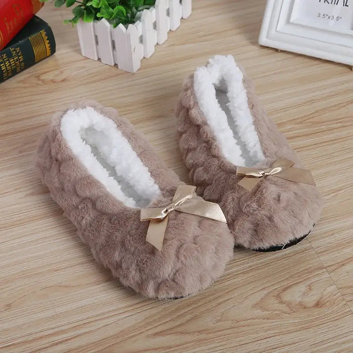 BESTELX Women's Warm Soft Plush Slides