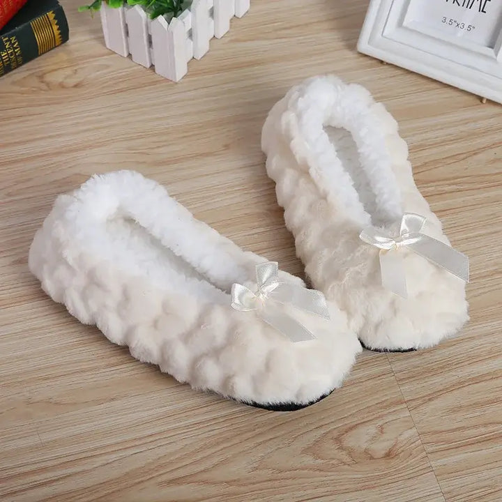 BESTELX Women's Warm Soft Plush Slides